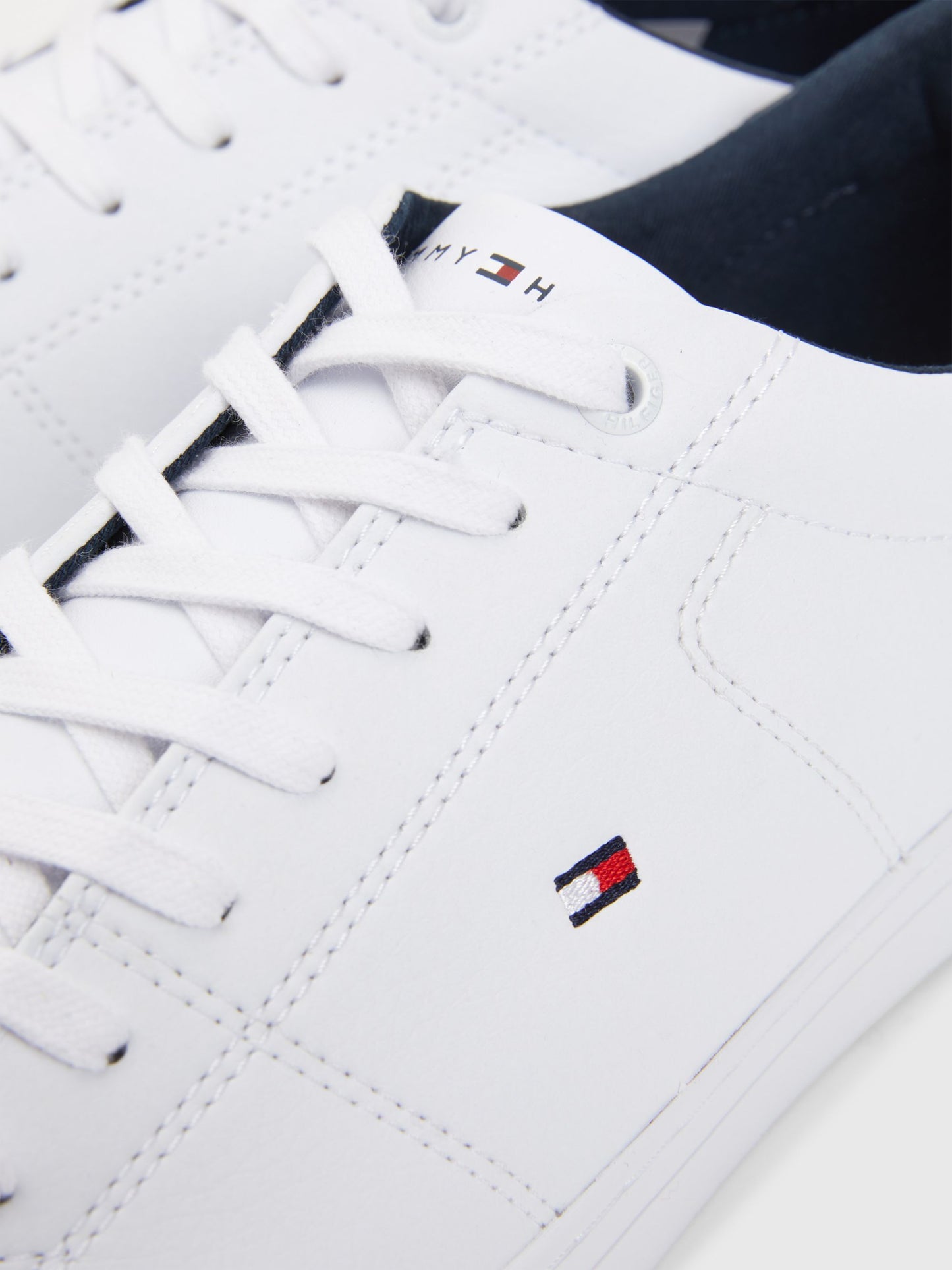 Essential Leather Detail VULC